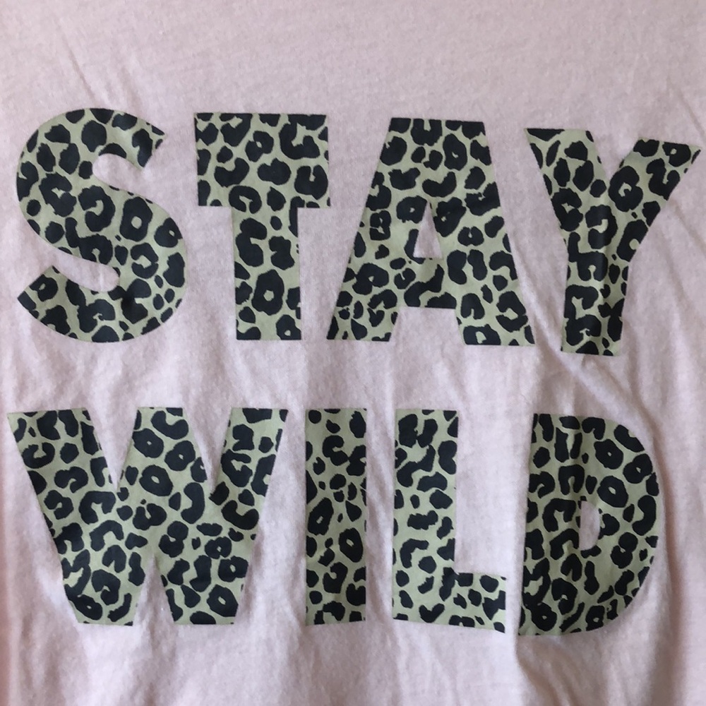 WildFox Stay Wild Distressed Tee  size Medium - Picture 7 of 12